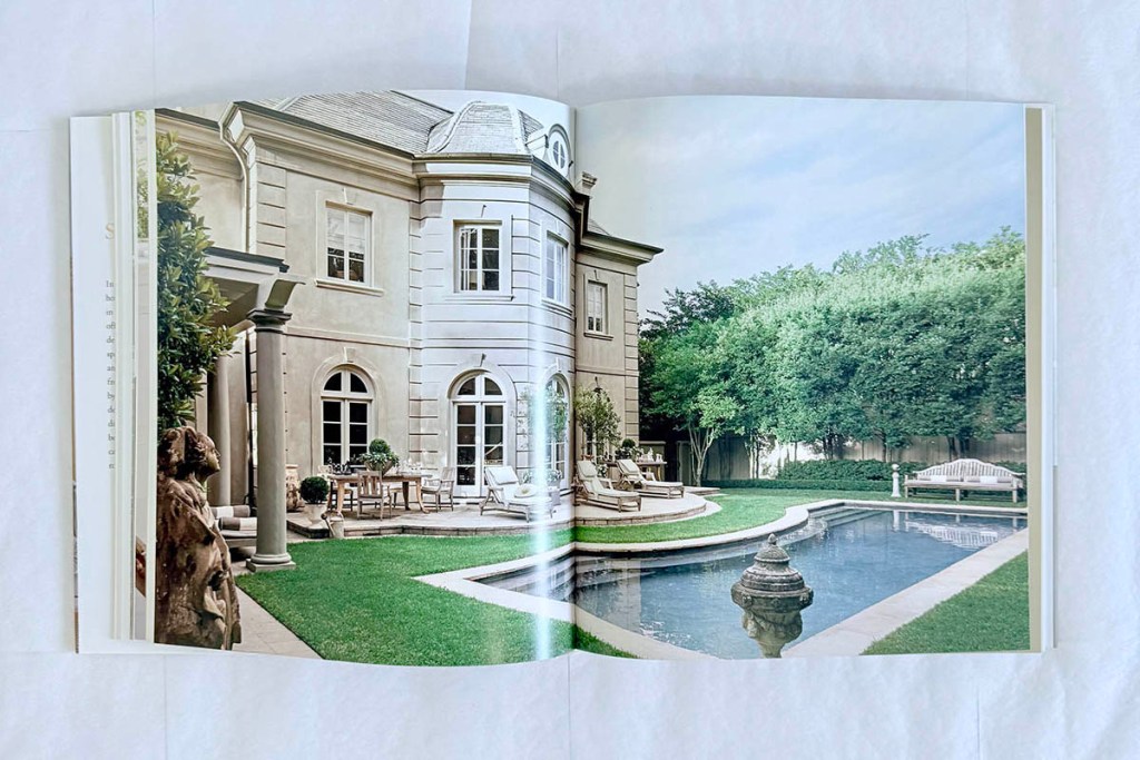Poolside dining with a 19th-century statue, pages 78 to 79 of Soul of the Home by Tara Shaw | Photo by Mir Martz